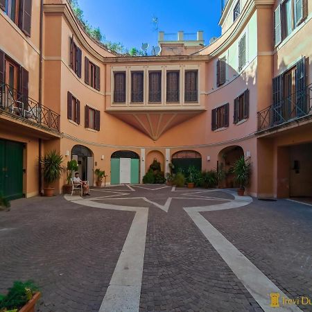 Trevi Ducal Palace Roma Exterior foto