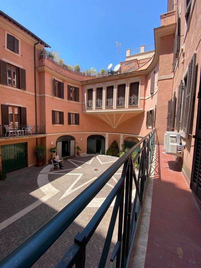 Trevi Ducal Palace Roma Exterior foto